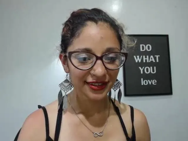 SerenaCrazy camgirl live amateur webcam