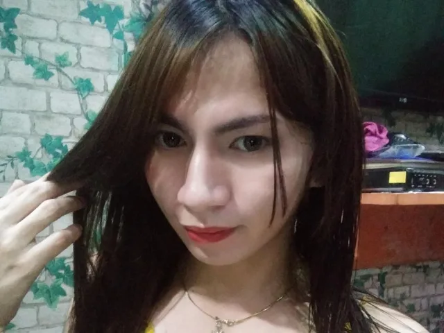 UrDivineSelfsucker camgirl live amateur webcam
