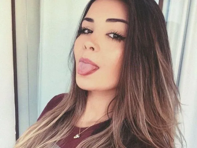 SharySmith camgirl live amateur webcam