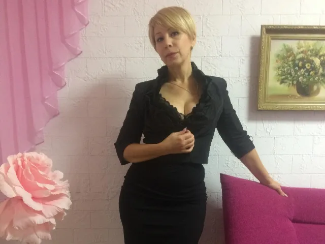 EvaElegancy camgirl live amateur webcam